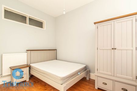 2 bed Flat for Rent - Photo 3