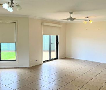 Modern duplex in South Dubbo - Photo 1