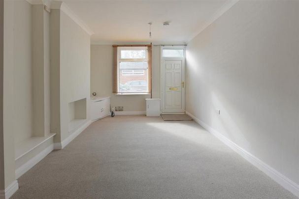 2 bedroom terraced house to rent - Photo 1