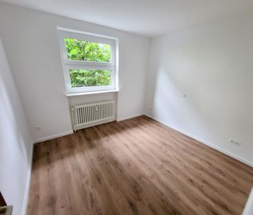 Erstbezug nach Sanierung in Nähe Wakenitz: 1,5-Zi.-Wohnung mit Balk... - Photo 1