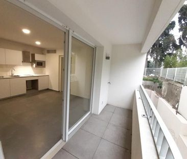 Location Appartement 2 pièces 36m² MARSEILLE 8ème - Photo 2