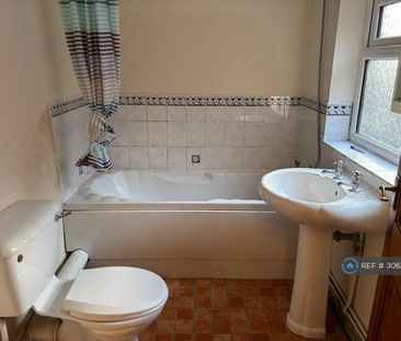 2 bedroom terraced house to rent - Photo 3