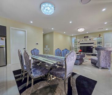 Premium Family Living in a Prime Denham Court Setting - Photo 4