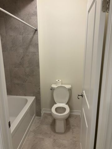 For Lease - 7 Mckernan Avenue, Brantford, Ontario - Photo 4