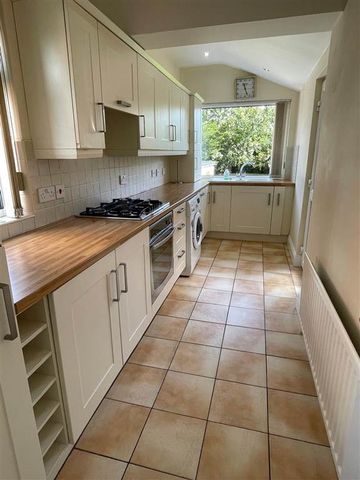 31 Lansdowne Park, Belfast, BT15 4AF - Photo 2