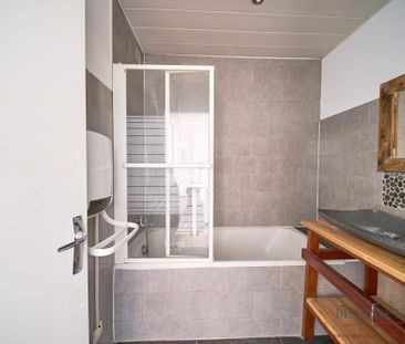 Location Appartement 3 pièces 61m² LE BEAUSSET 83330 - Photo 4