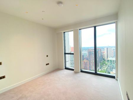 Apartment , River Park Tower, Nine Elms Lane, London - Photo 4