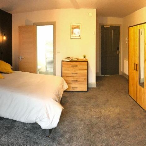 14 bedroom flat to rent - Photo 1