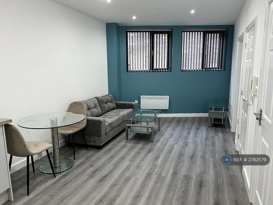 2 bedroom flat to rent - Photo 1