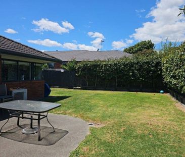 Tucked away in a sought-after neighbourhood - Photo 6