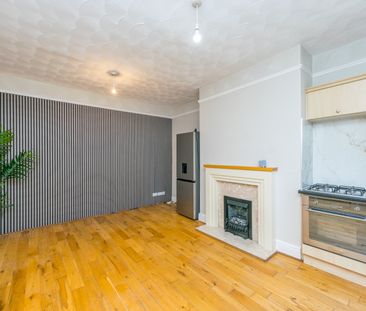 EAST PARK STREET MORLEY LEEDS - Photo 3