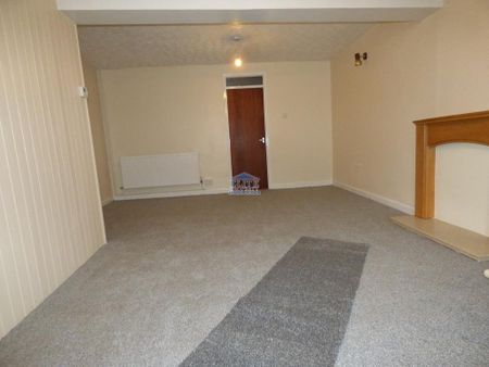 3 bedroom end of terrace house to rent - Photo 5