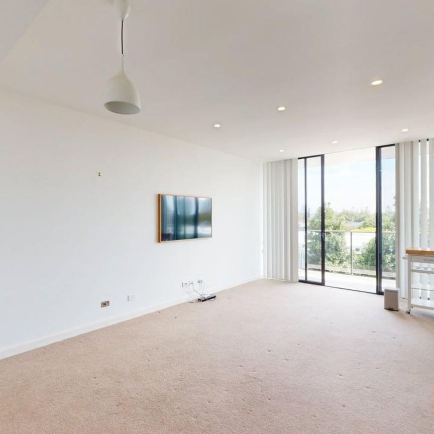 402/125 Union Street, Cooks Hill NSW 2300 - Photo 1