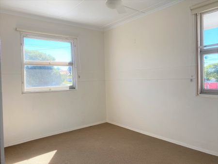 150 South Street, Centenary Heights - Photo 2