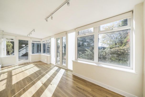 3 bedroom detached bungalow to rent - Photo 1