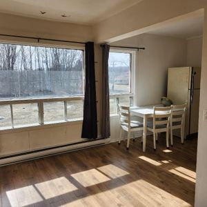 👉 Cession de bail 2 1/2 à Nicolet – 665$ tout inclus, disponible immédiatement - Photo 2