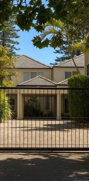 South Perth - Photo 2