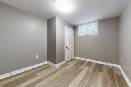 For Lease - 99 Fred Cook Drive Unit# Lower, Bradford West Gwillimbury, Ontario - Photo 2