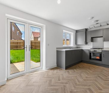 3 bedroom semi-detached house to rent - Photo 3