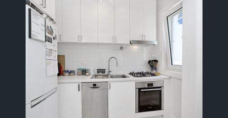 Beachfront Apartment with Direct Views, Furnished or Unfurnished - Photo 4