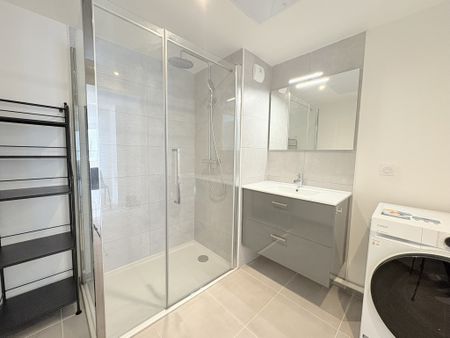 Location Appartement 3 pièces 63m² NICE 06200 - Photo 5