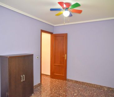 Apartment for rent in Xirivella - Photo 2