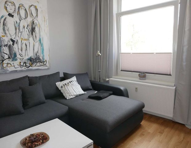 Modern möblierte Wohnung mitten in Kleefeld – mit Internet - Foto 1