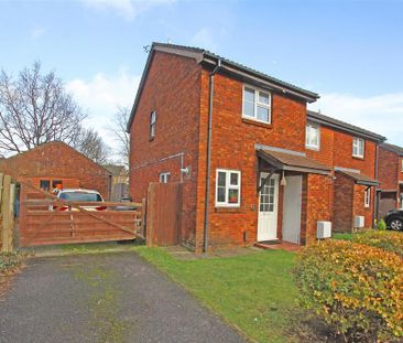 2 bedroom end of terrace house to rent - Photo 3