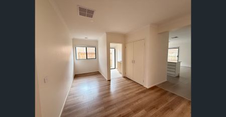 Executive 5-Bedroom Home in Fraser Rise - Photo 4