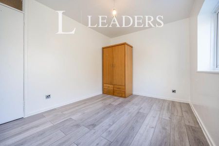 2 bedroom house to rent Kite Hill, Eaglestone, Milton Keynes, Buckinghamshire, MK6 - Photo 5
