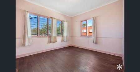 Character Home - Photo 5