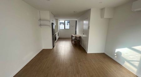 Semi-Furnished 2 bed 2 bath ensuite with parking - Photo 3