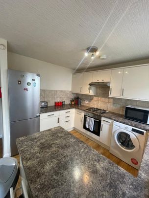 Room in a Shared House, Keats Close, SE1 - Photo 1