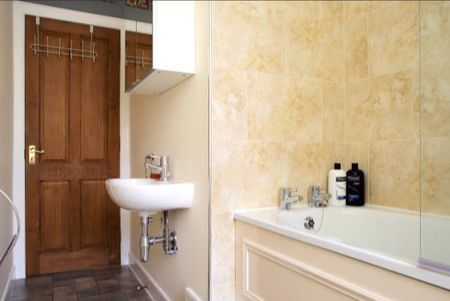 1 Bed Flat, Easter Road, EH6 - Photo 4