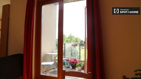 Nice room in 2-bedroom apartment in Castleknock, Dublin - Photo 5