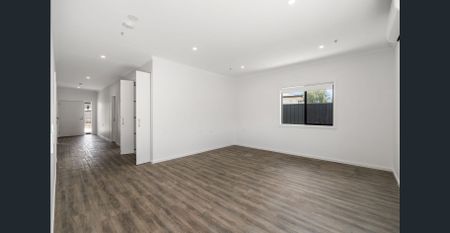 Brand New 3 Bedroom Beauty! - Photo 5