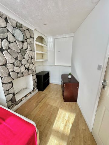 Room in a Shared House, Queensbury Road, HA0 - Photo 2