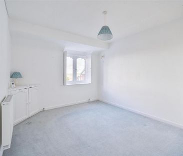 4 bedroom detached house to rent - Photo 6