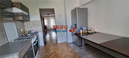 Apartament 3 camere de inchiriat zona Centru etaj intermediar - Fotografie 2