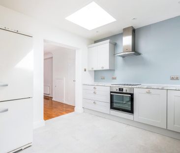 2 bedroom terraced house to rent - Photo 4