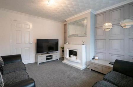 2 bedroom semi-detached house to rent - Photo 2