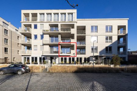 Instapklaar appartement met 2 slpkr + ruim terras + autostaanplaats – Lier - Photo 2