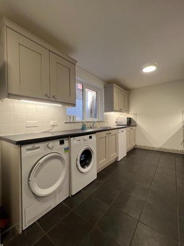 Room's Available August 1st, 34a Delhi Street, Belfast, BT7 3AJ - Photo 5