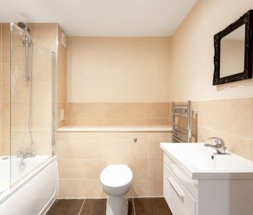 2 bedroom flat to rent - Photo 5