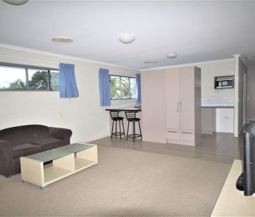 Partly Furnished Spacious Airconditioned Studio - Photo 4