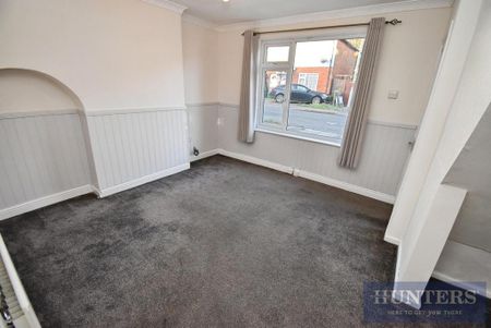 2 bedroom end of terrace house to rent - Photo 2