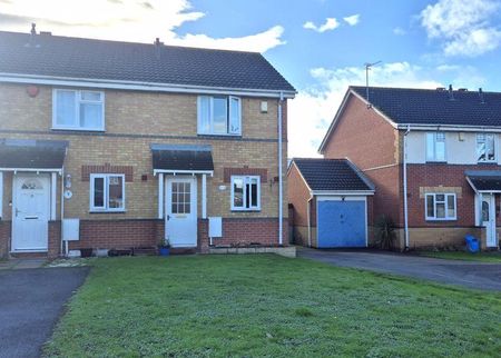 2 bedroom end of terrace house to rent - Photo 2