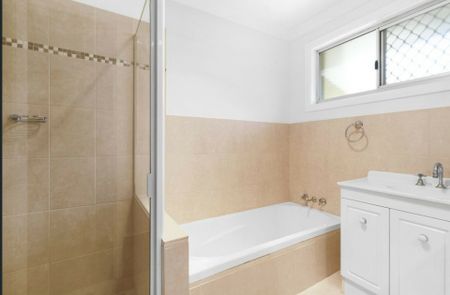 FAMILY HOME IN PRIME LOCATION - Photo 5