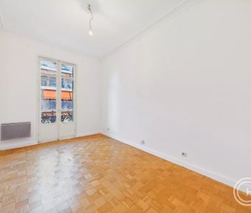 Location Appartement 3 pièces 50m² NICE 06000 - Photo 2