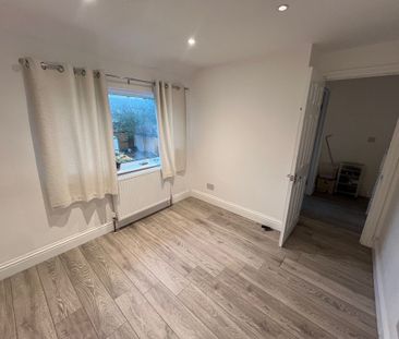 Potters Field, Harlow - Photo 3